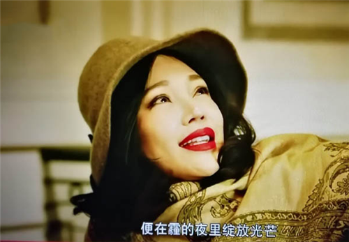 《和平饭店》孔维微博曝女作家姚苰身份,网友:有气场