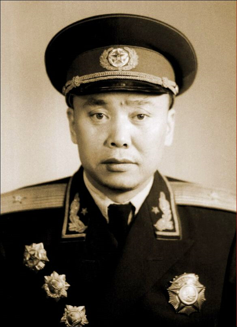 "排炮不动,必是十纵"的华野十纵所辖三个师的师长都是谁?