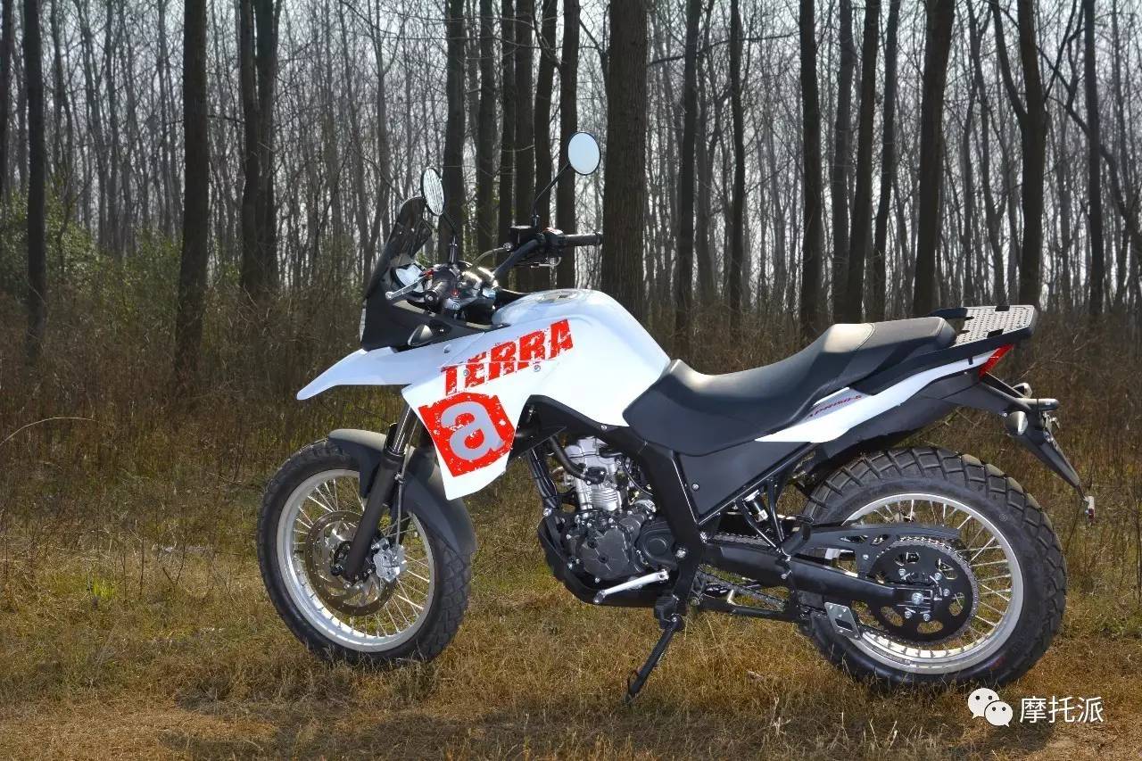 1.68万元硬派入门级adv,快骑上阿普利亚terra150去旅行!