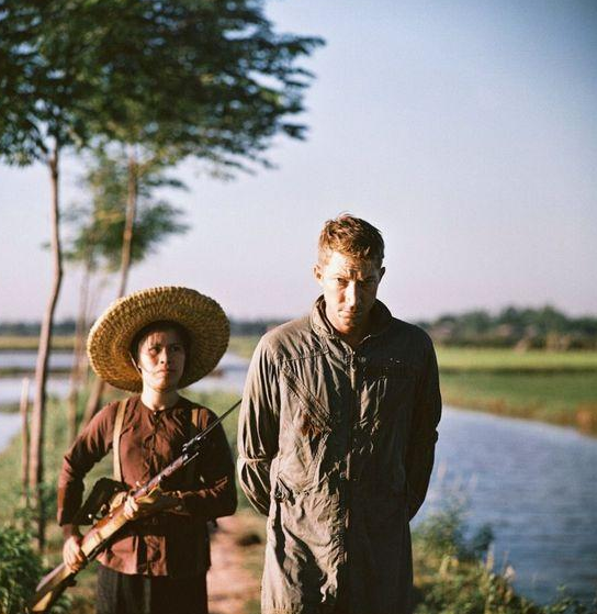 越战珍贵镜头:女民兵抓获美军大兵,黑豹突击队令人生畏!