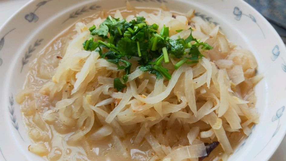 萝卜虾皮粉丝汤,鲜香浓郁,孩子个子长高一大头,味道超级棒