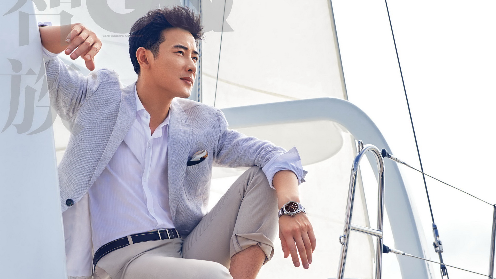 罗晋很排斥化妆,他觉得口红抹在嘴巴上太油了,如果不是为了拍戏,他是