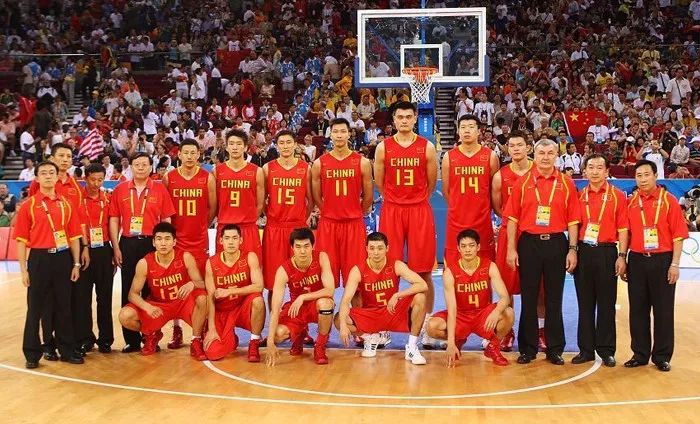 如果能通过一场失败的比赛唤起中国篮球的血性,传承仍需易建联