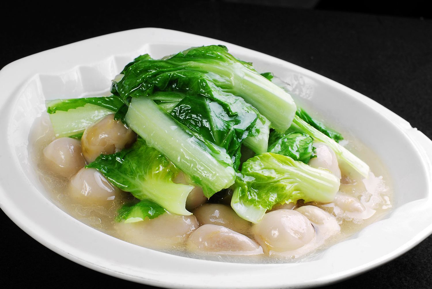 清炒小白菜:颜色翠绿,清脆可口,营养丰富,你值得拥有