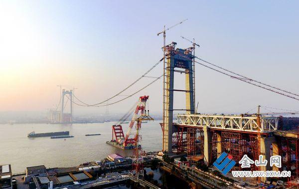 五峰山长江大桥将开始主缆施工 预计明年8月建成通车