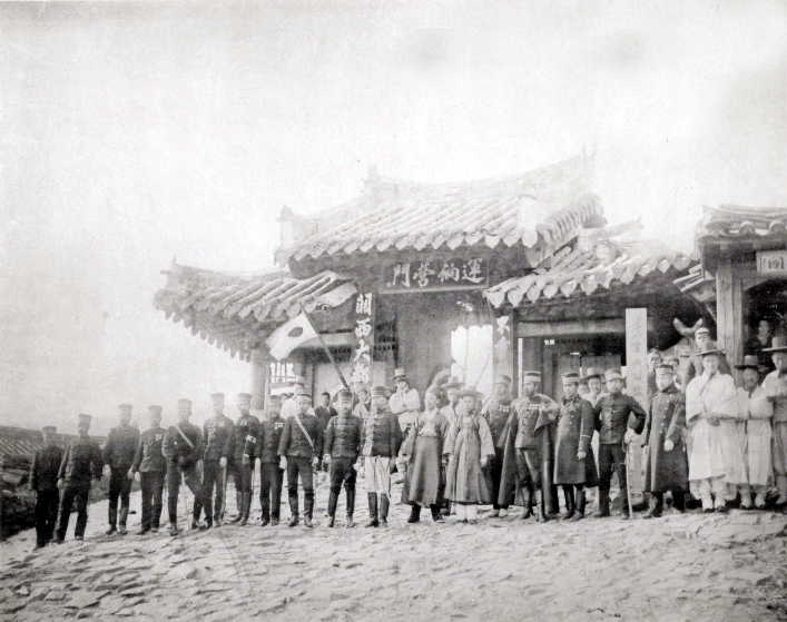 1894年日军攻占朝鲜珍贵老照片,大批清军被俘,图4让人意想不到