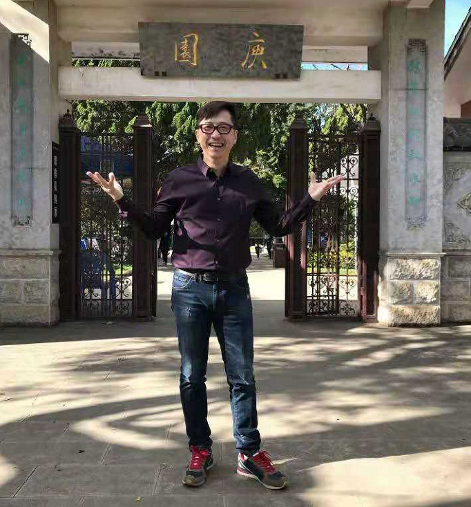 "老顽童"哈林58岁二胎生子,张嘉欣产下男宝宝,母子平安