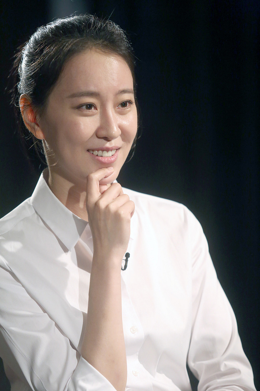 《伪装者》演员王乐君自曝胡歌失误砸断其锁骨,网友质疑炒作引热议