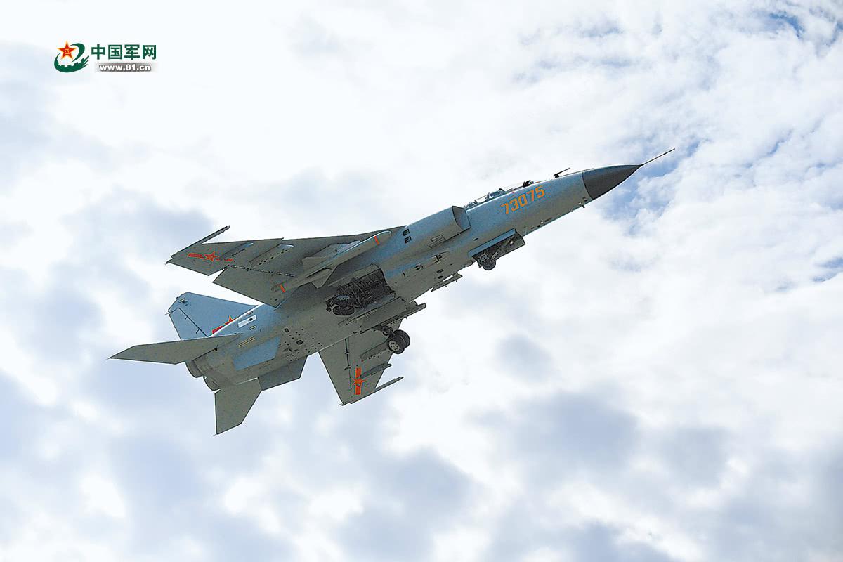 解放军将迎来首个全三代机战区?歼8战机已率先"消失"