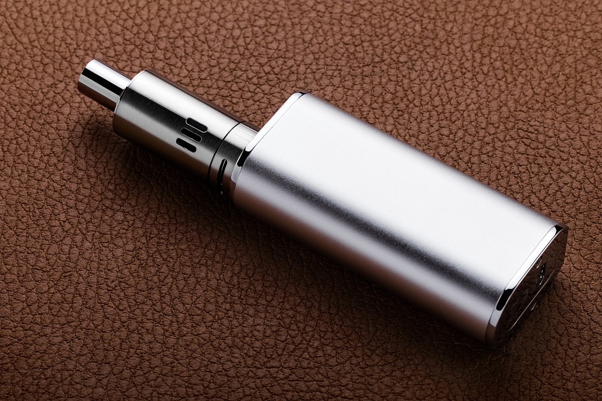 电子烟的危害不容小觑,长期使用可能对健康造成严重威胁.