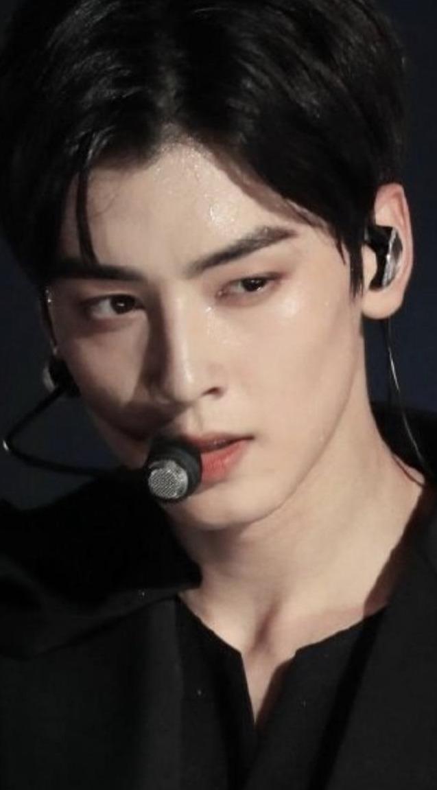 车银优站姐错将车银优无修图当作精修图发了出来,不愧是脸蛋天才