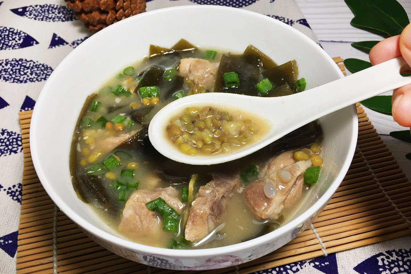 【绿豆海带排骨汤】