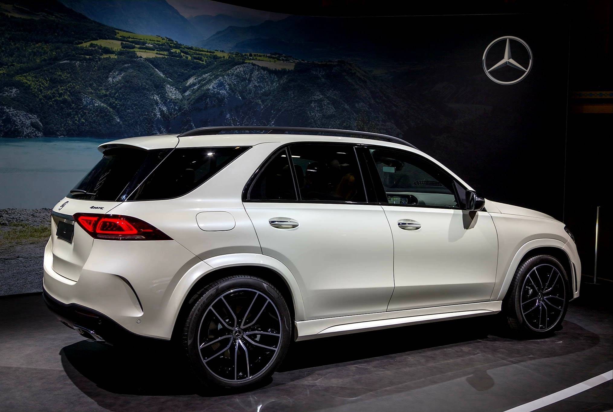 全新奔驰gle450换代后感觉又帅了不少