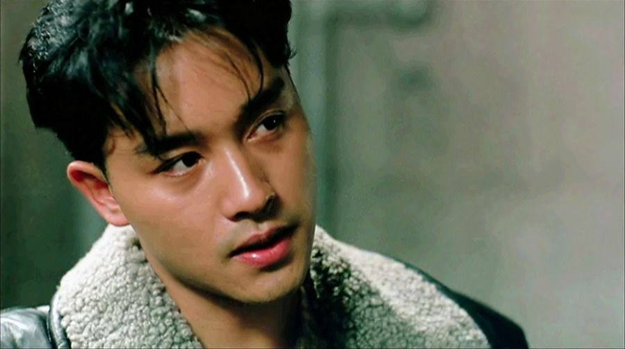 经典之作《英雄本色》犯罪影片的巅峰,成就一代人永恒回忆!