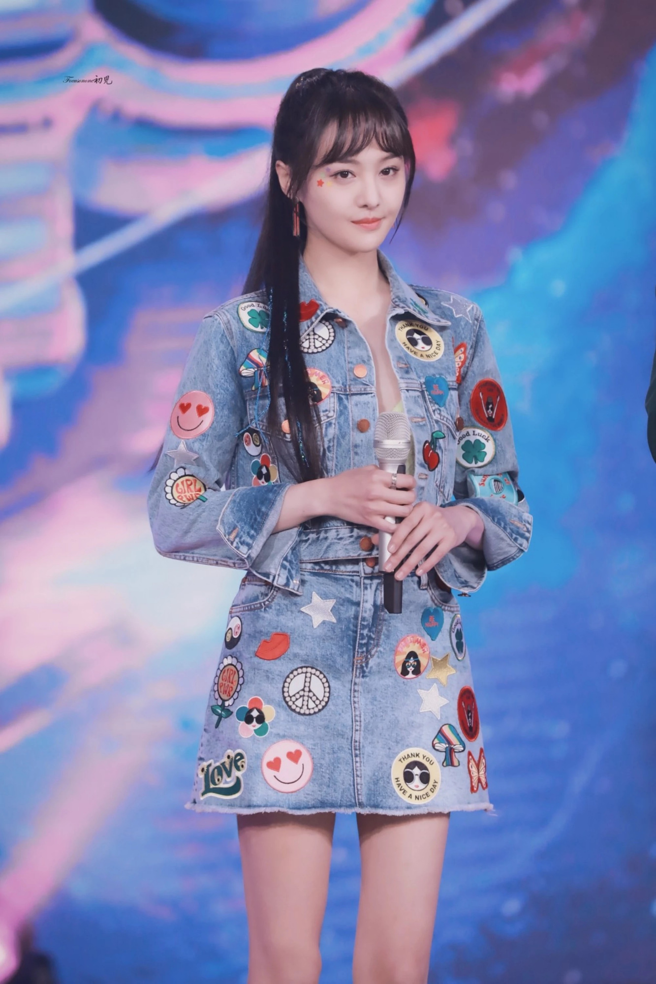 胖了十斤的郑爽和徐璐同台,这腿竟然比徐璐的还要瘦一圈