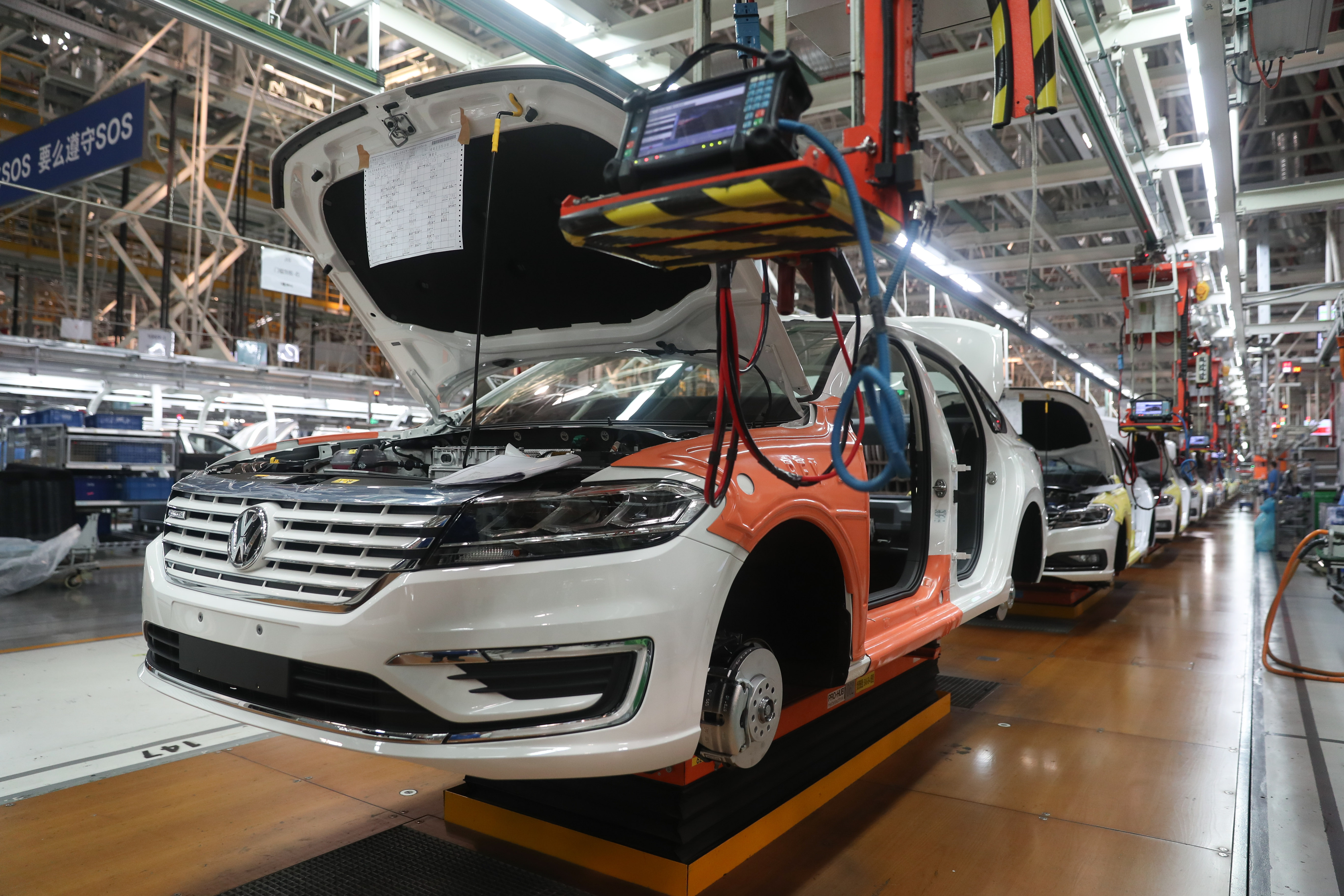 探访上汽大众新能源汽车生产线(3)