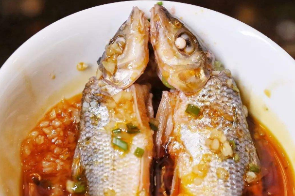 砂锅雅鱼:鲜香可口,乳白细嫩,一道家常美味菜肴