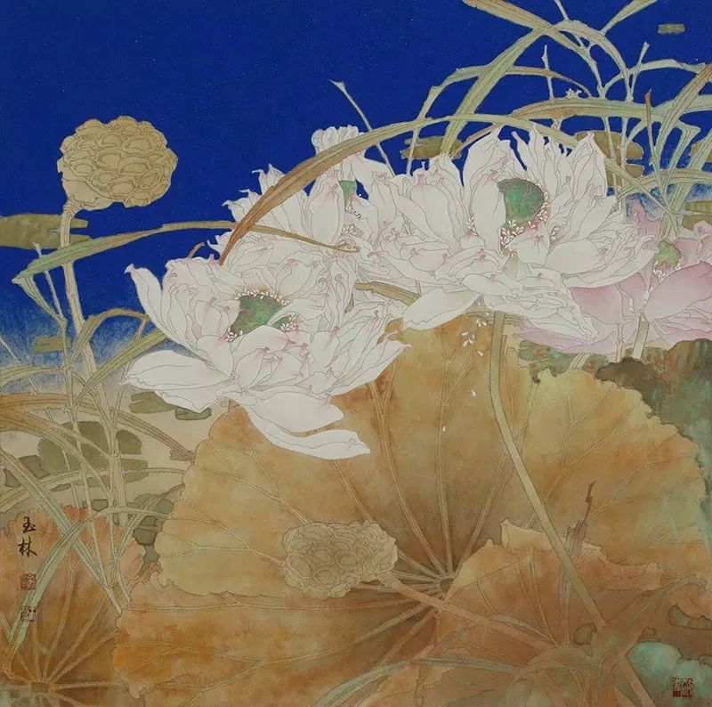 他的画色调交融,唯美新视觉,达到东方固有的艺术境地