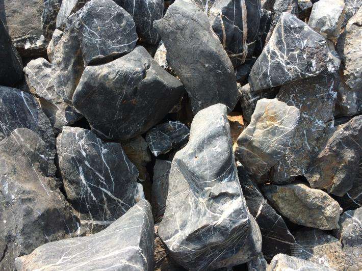 如何辨别捡到的石头种类?不只是鹅卵石,你还需要知道它们!