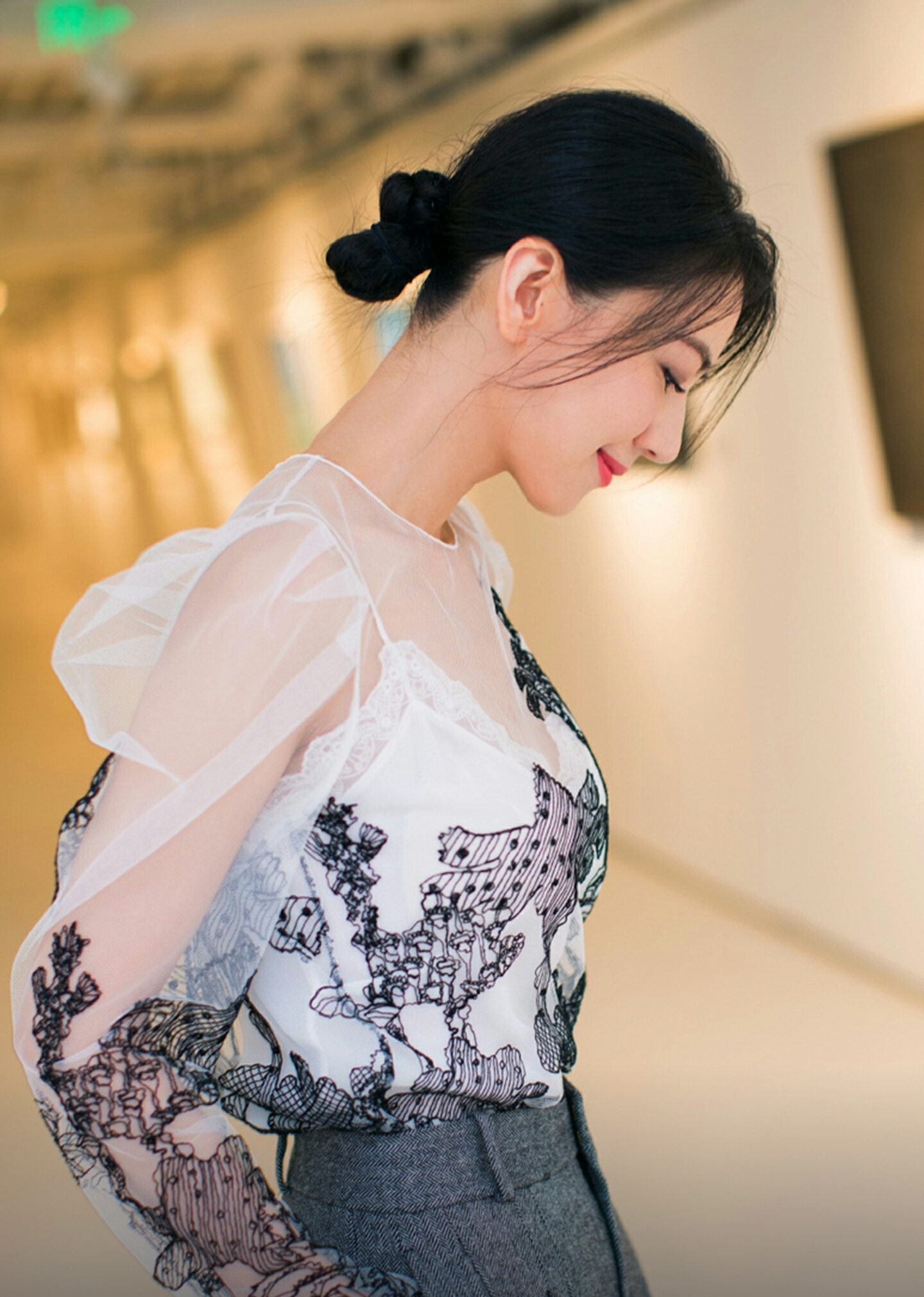 国民女神高圆圆,端庄典雅,清丽脱俗,宛如降落凡尘的九天仙子