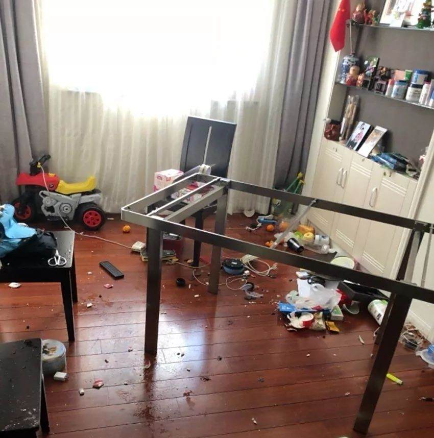 义乌女子不让老公出去打麻将,他就把家砸成这个样子!