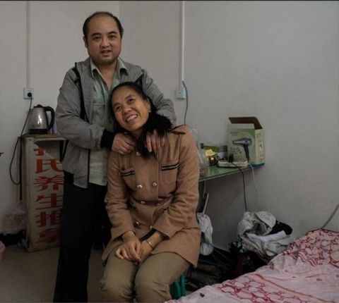 镜头下一对盲人夫妻的"尴尬"生活,看完他们的爱情故事我流泪了