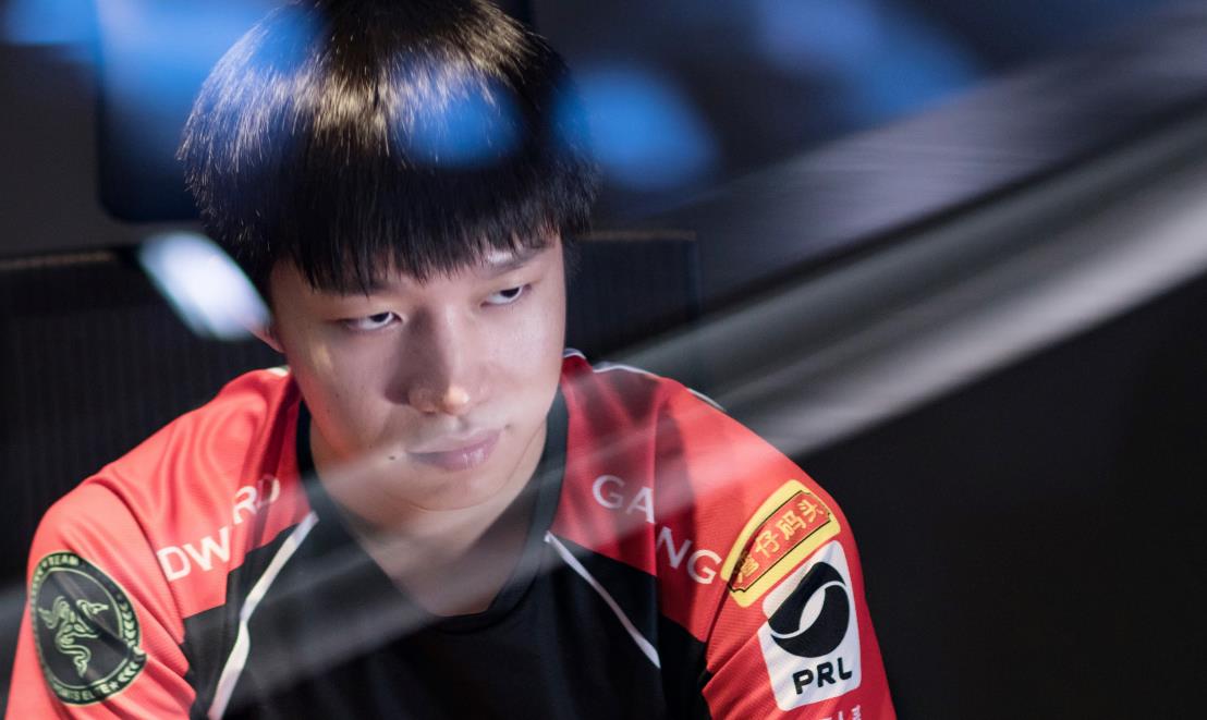 厂长企鹅电竞首播,每一局结束都大手笔抽奖,奖品用途让网友暖心