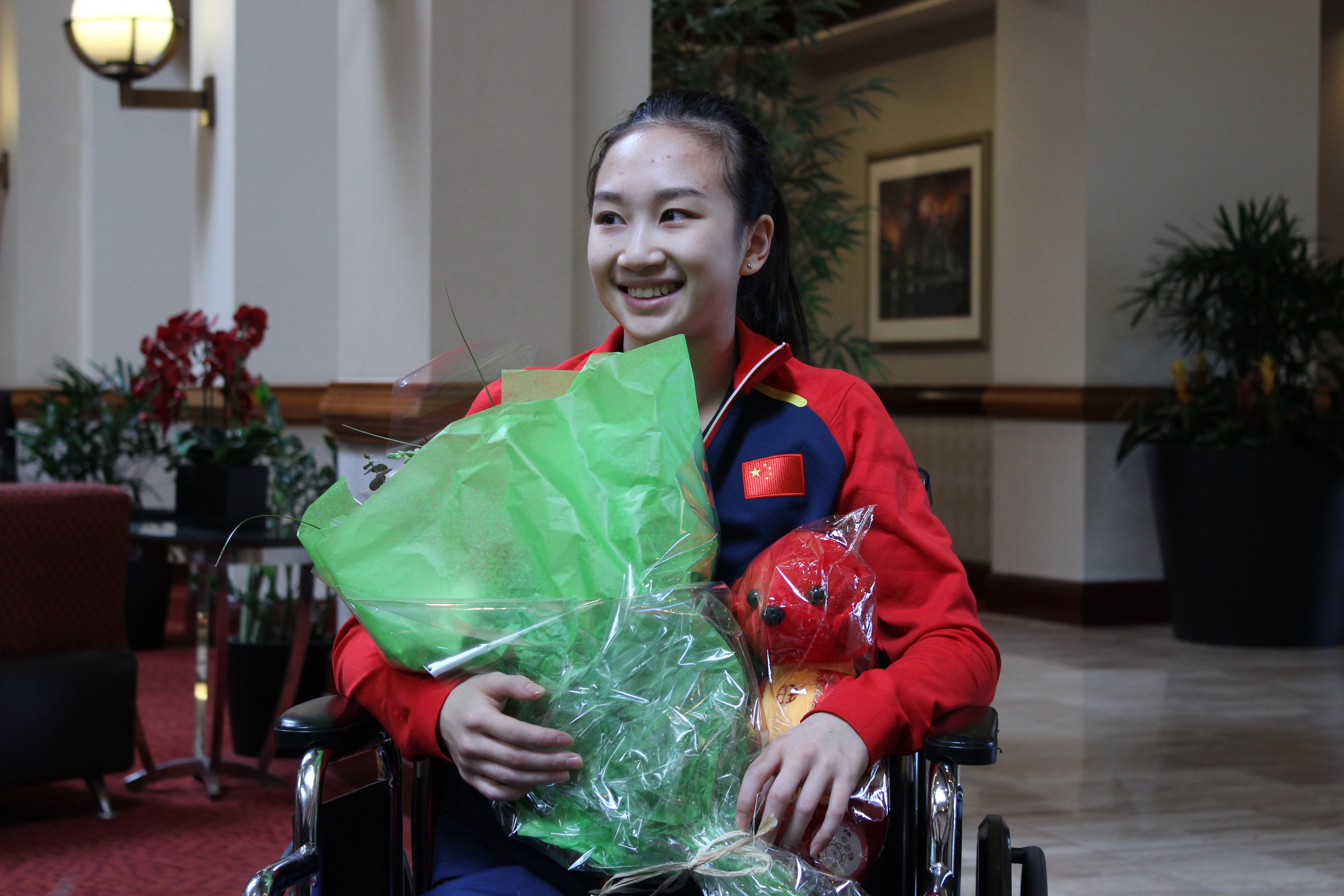 (体育)在美受伤的中国体操选手毛艺已经出院状态良好