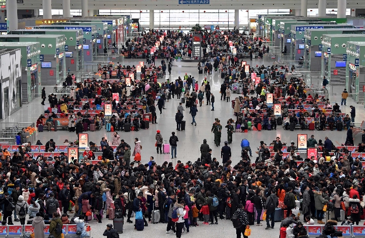 铁路客流保持高位运行 武汉往北京等方向有余票
