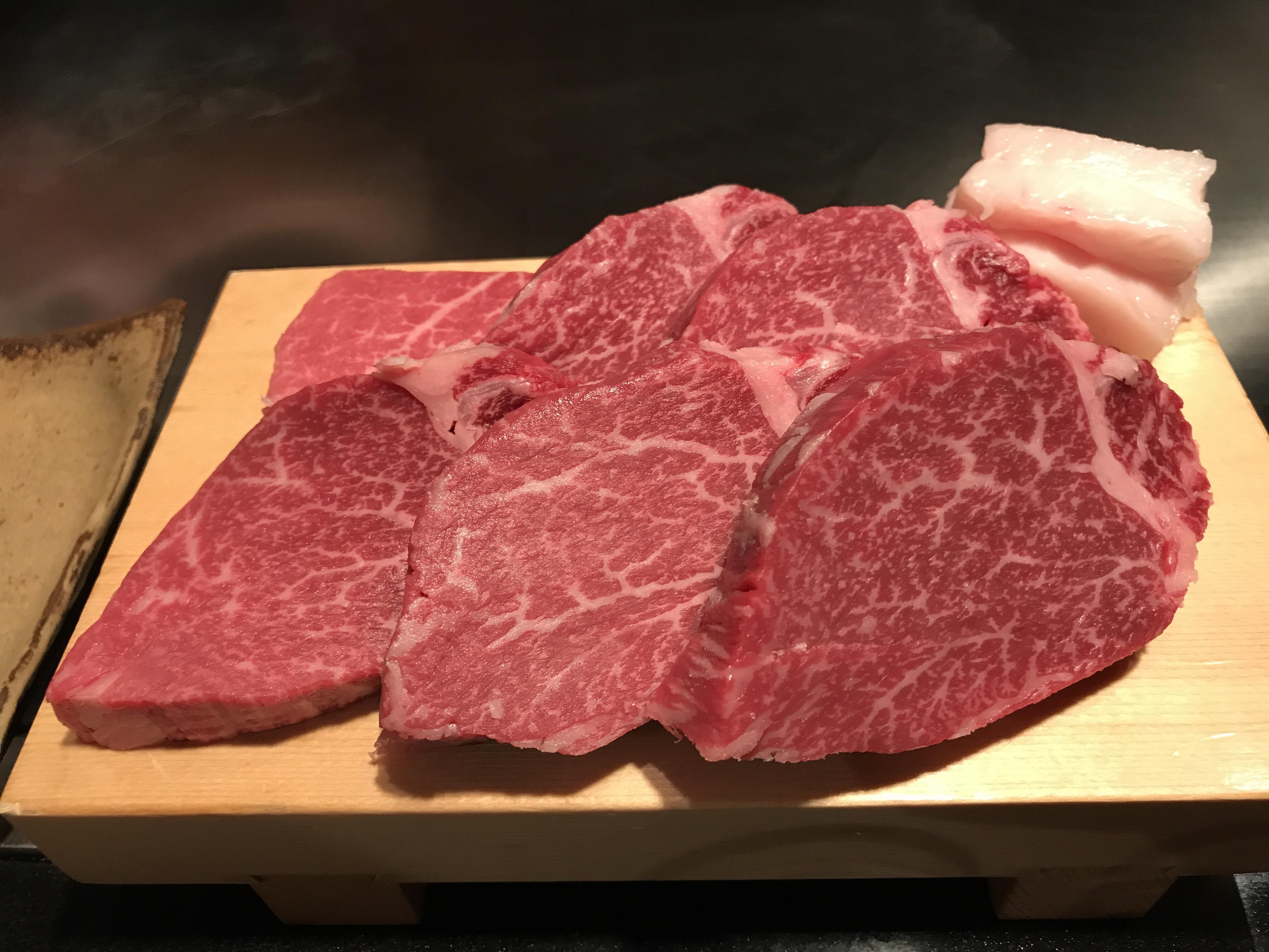 世界上最贵的牛肉——神户牛肉,一头神户牛可以买一套房