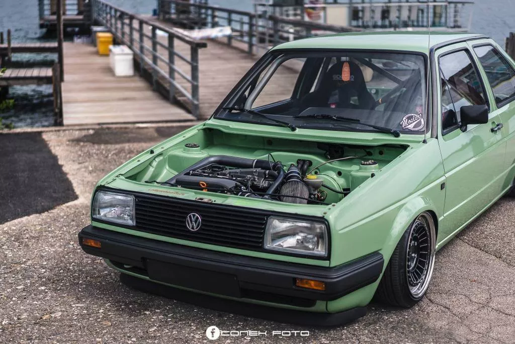 抹茶绿搭配20年老车更显年轻,大众捷达mk2姿态改装案例!