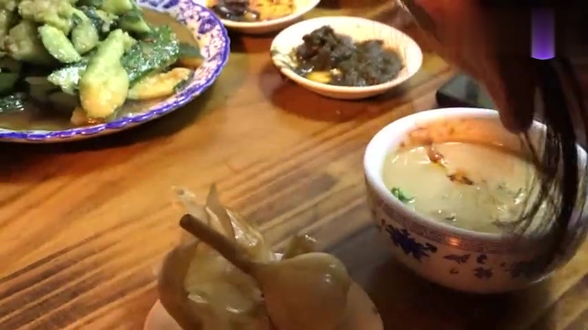 街边涮羊肉!火锅涮香菜、麻汁拌米饭……绝了!