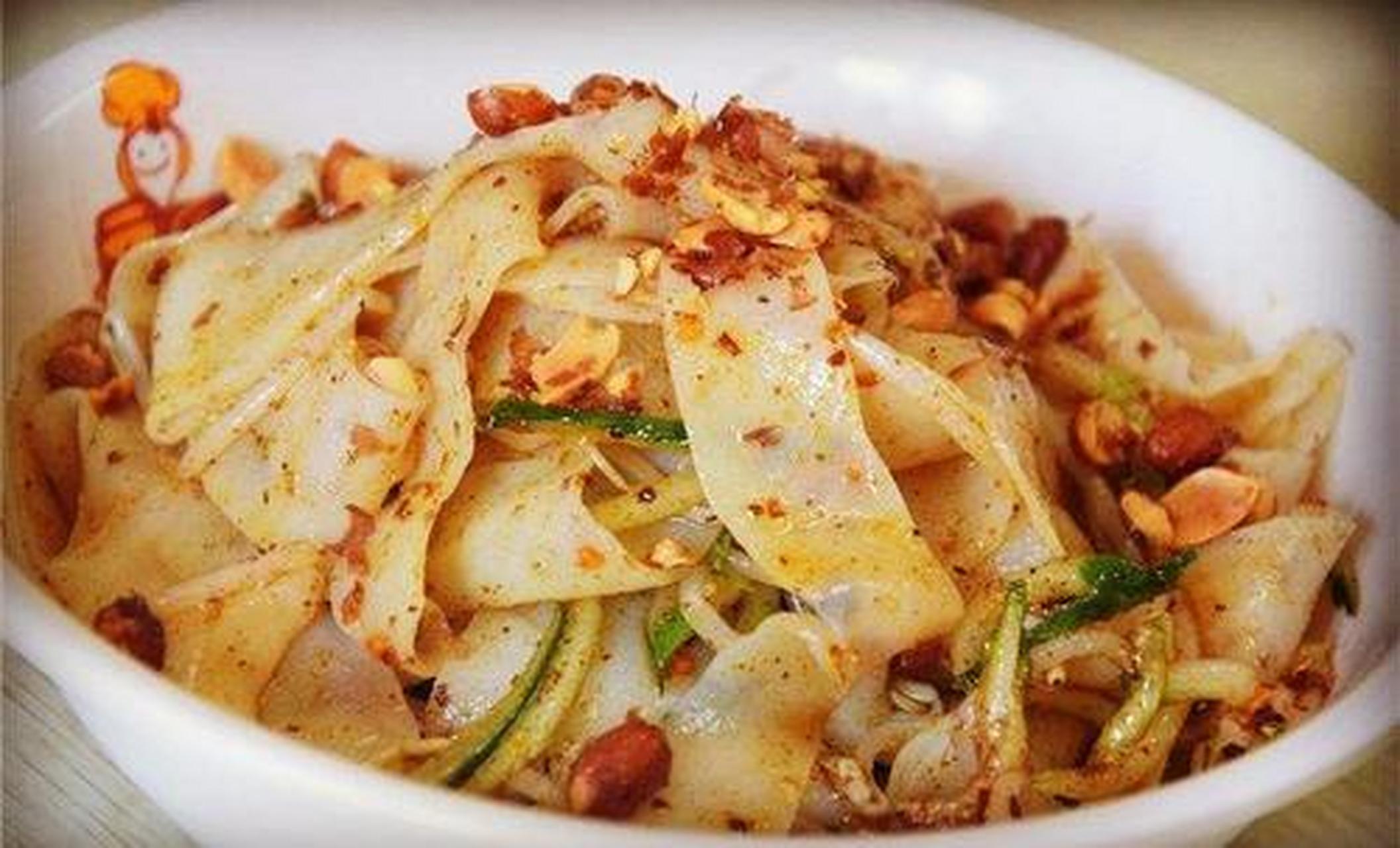 城市身边事#【淮北市美食】淮北面皮:淮北面皮面皮其实是米做的,类似