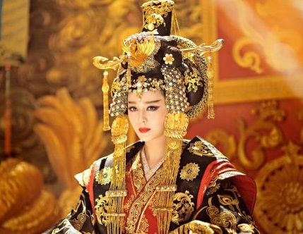 狄仁杰劝谏女皇戒欲,武则天直接张开嘴:来,你看这是何物? 狄仁杰劝谏女皇戒欲,武则天直接张开嘴:来,你看这是何物?