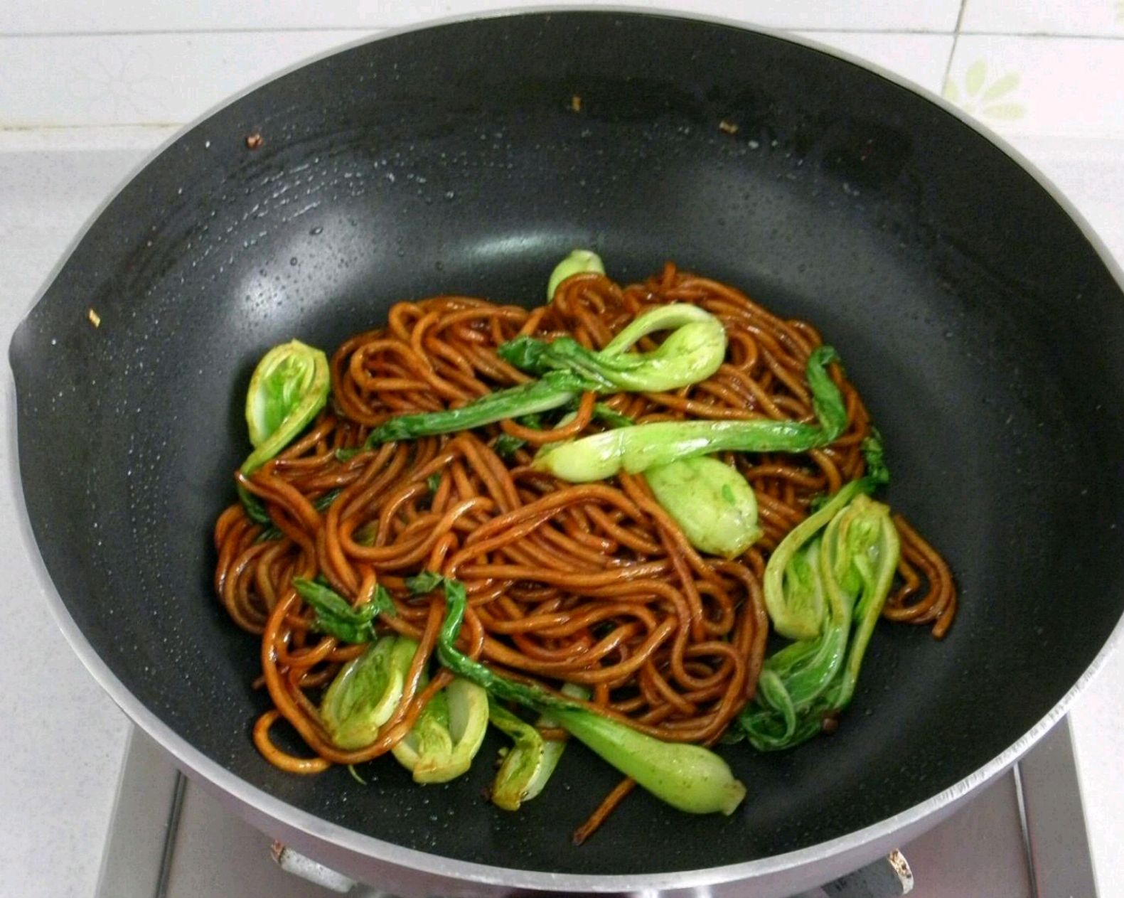 强烈建议你试试的酱油炒面,步骤简易又好吃!