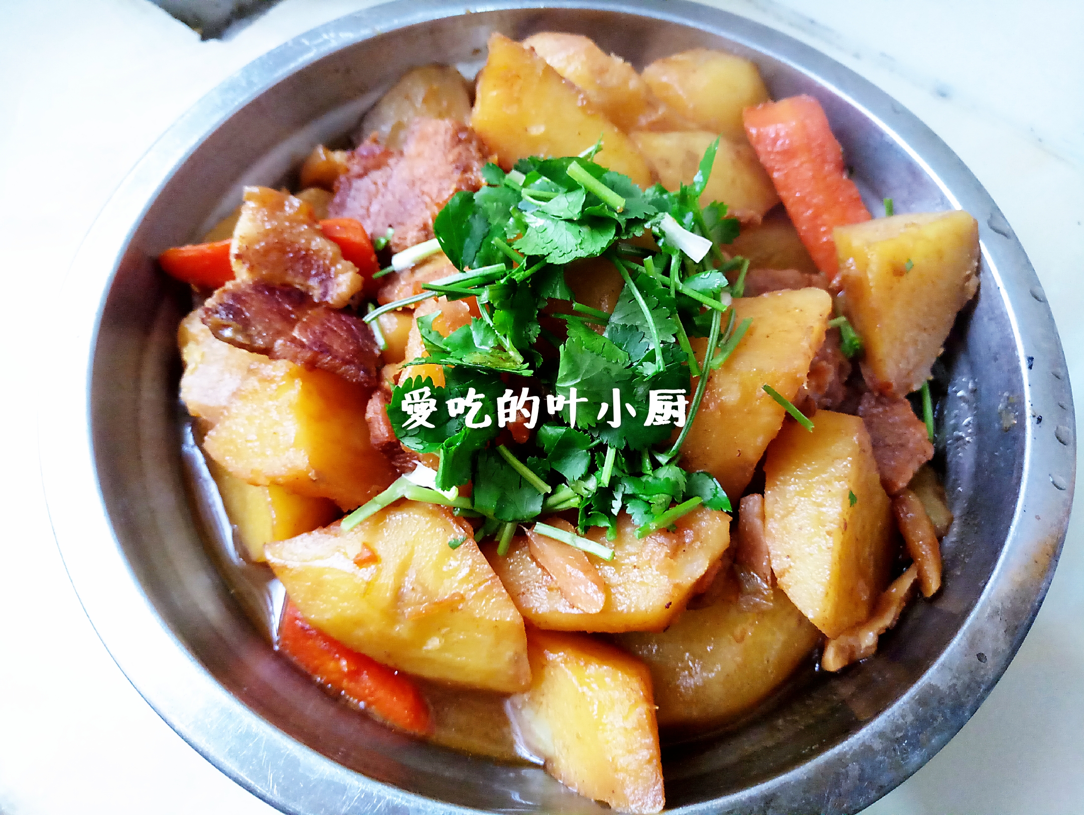 猪肉炖土豆虽然说是道很常见的家常菜,但是依然有很多人觉得这道菜做