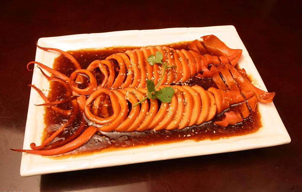 肉质鲜美的红烧鱿鱼,只要注意这三点,在家就能轻松制作!