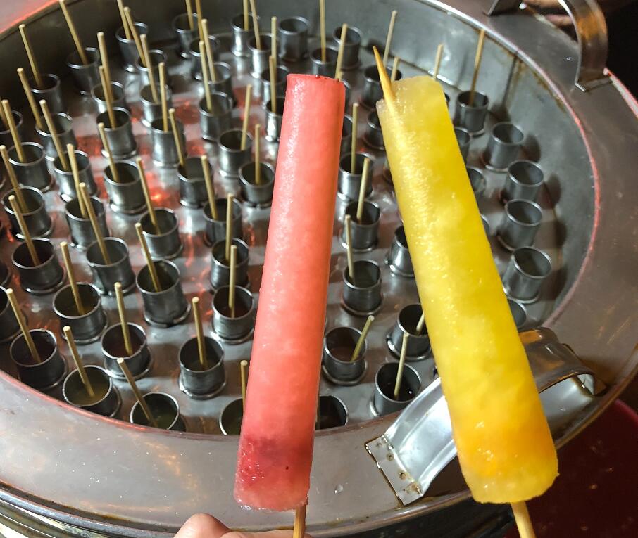 80后中年妇女做手工冰棍,不用发电只用手摇,小孩子看了走不动路