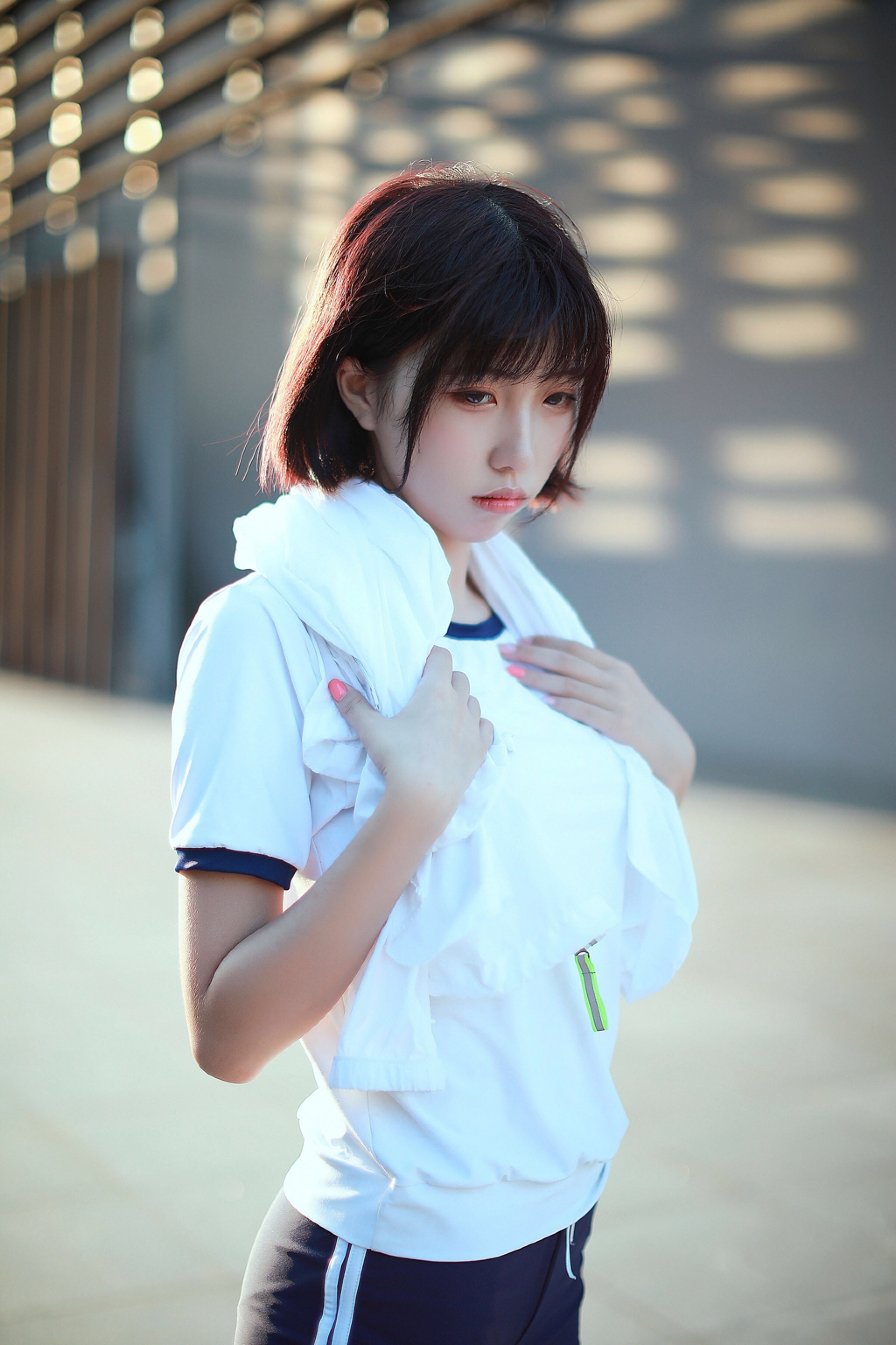 运动热裤穿出妩媚 小女人气质十足