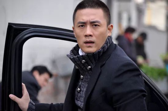 入行十几年,杜淳的作品名单可以列得很长: 《走西口》中从学徒到商人