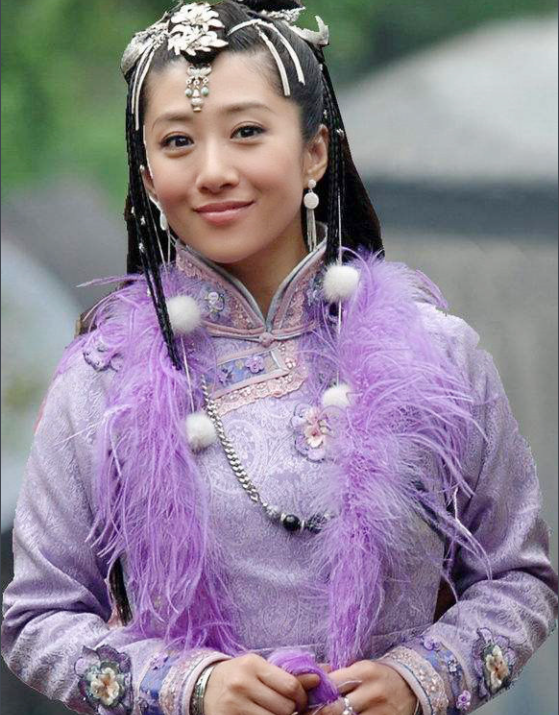 刘思彤雍容典雅,高贵时尚,冷艳妖娆,狂野豪放