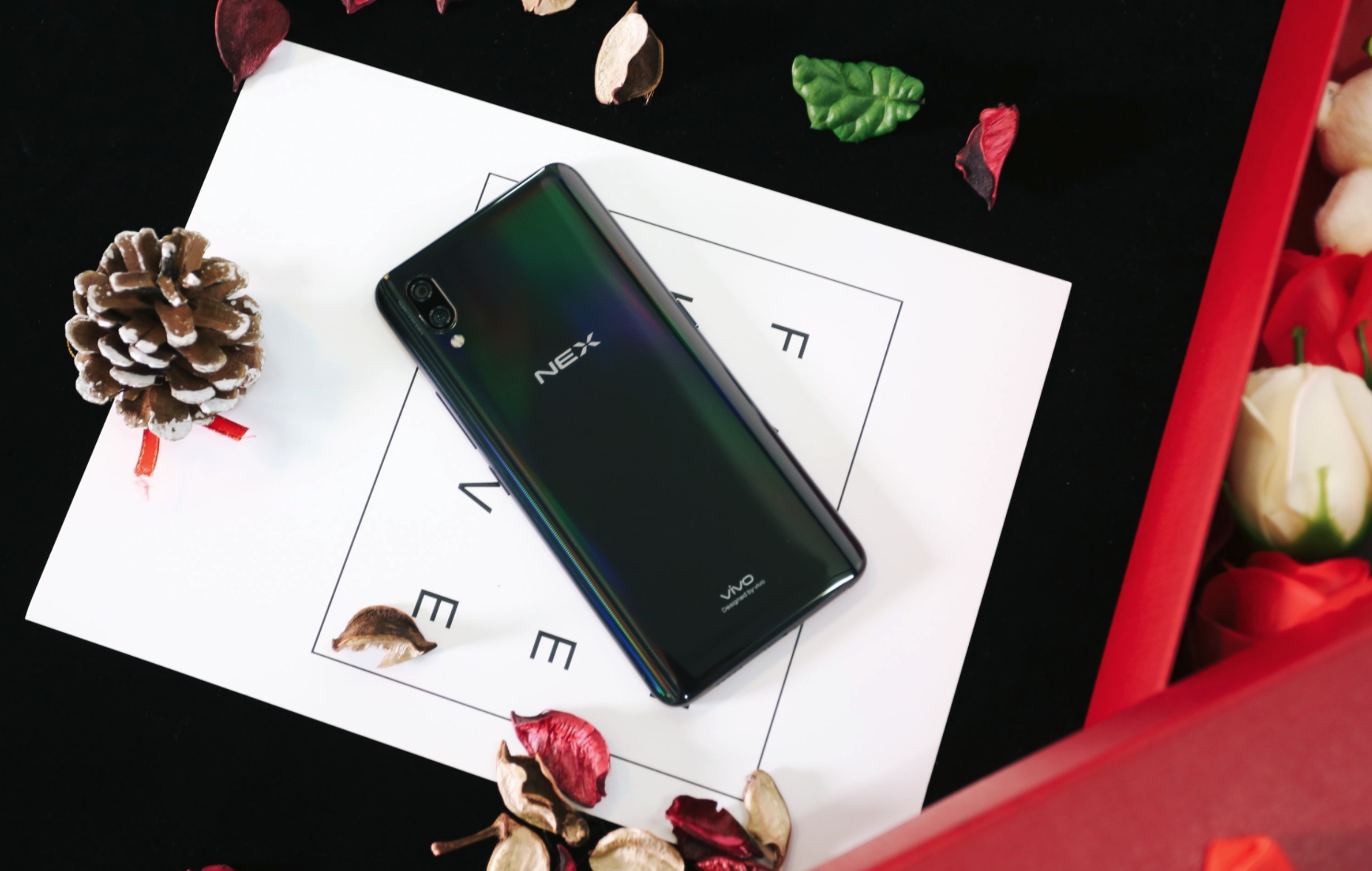 新一轮技术竞争开启,vivo率先"出招",带来nex双屏版