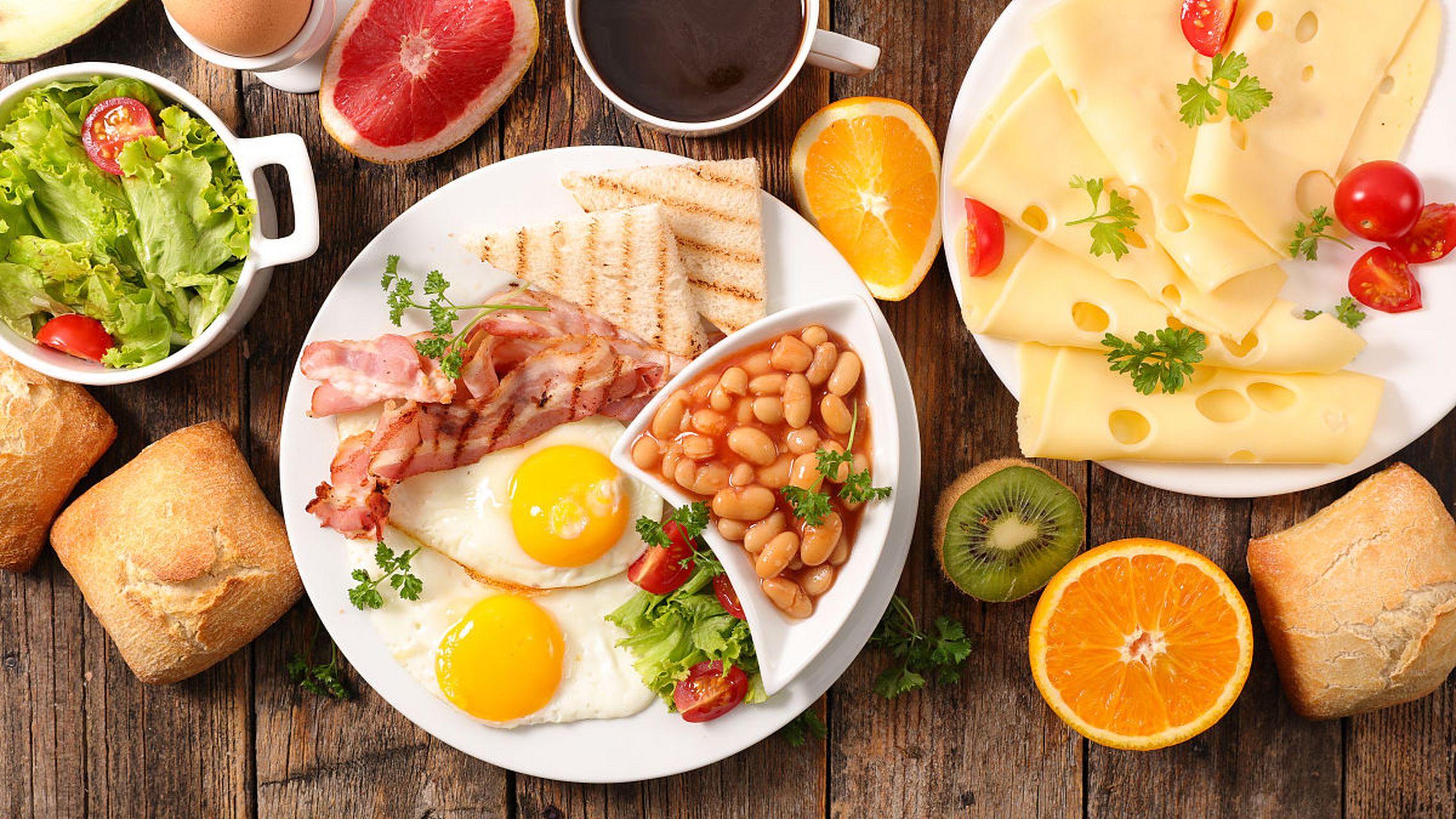 高考期间,营养餐应包含多种营养素,以帮助考生保持精力充沛,注意力