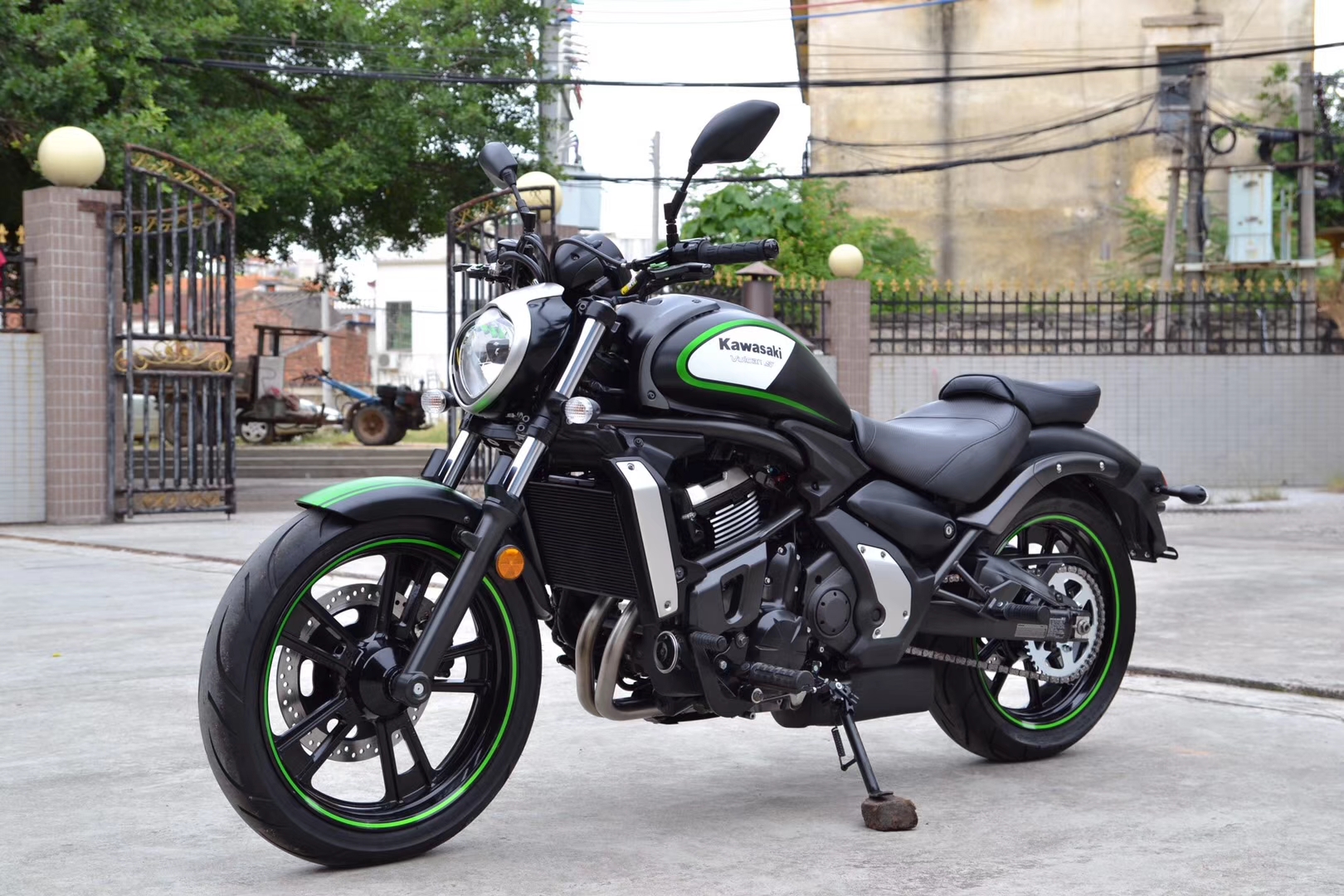 一款国内能买到的大排量太子车:川崎火神650!