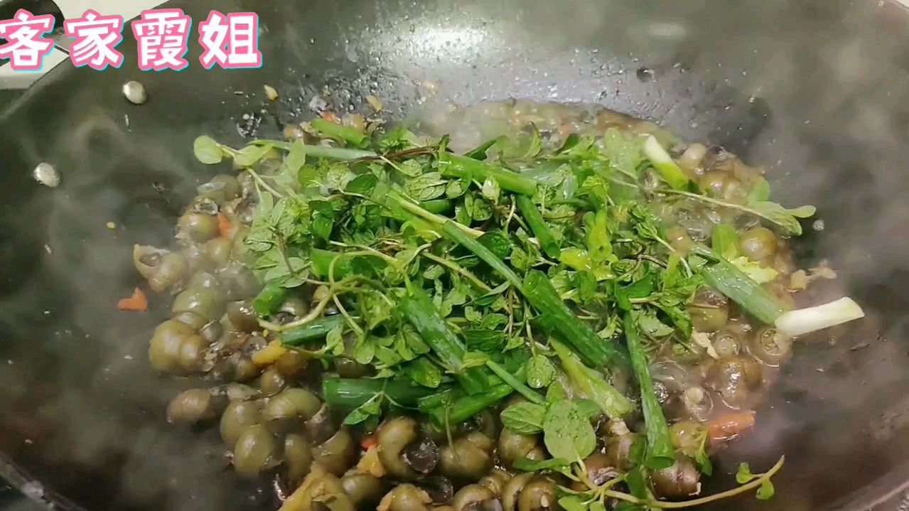 广东龙川客家有名小炒,炒田螺加上“田螺香”吃的只剩壳