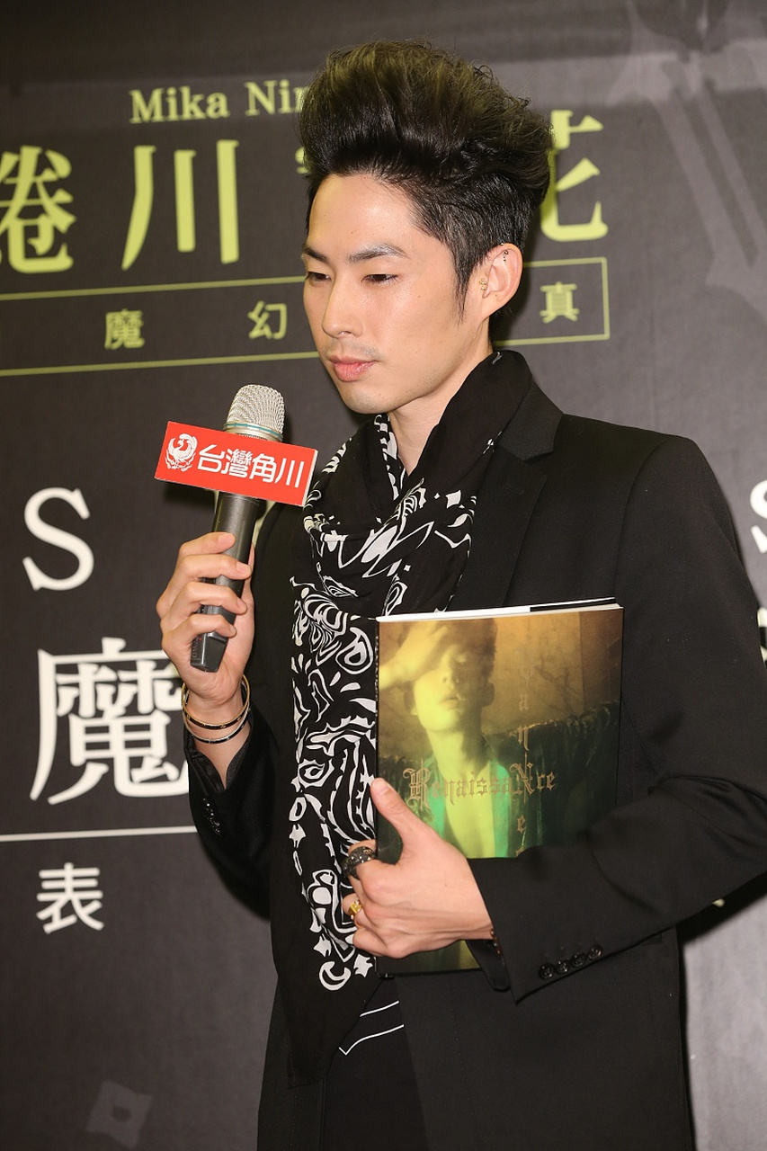 44岁的台湾男星吴建豪,自2018年与新加坡太太石贞善离婚后,一直专注于