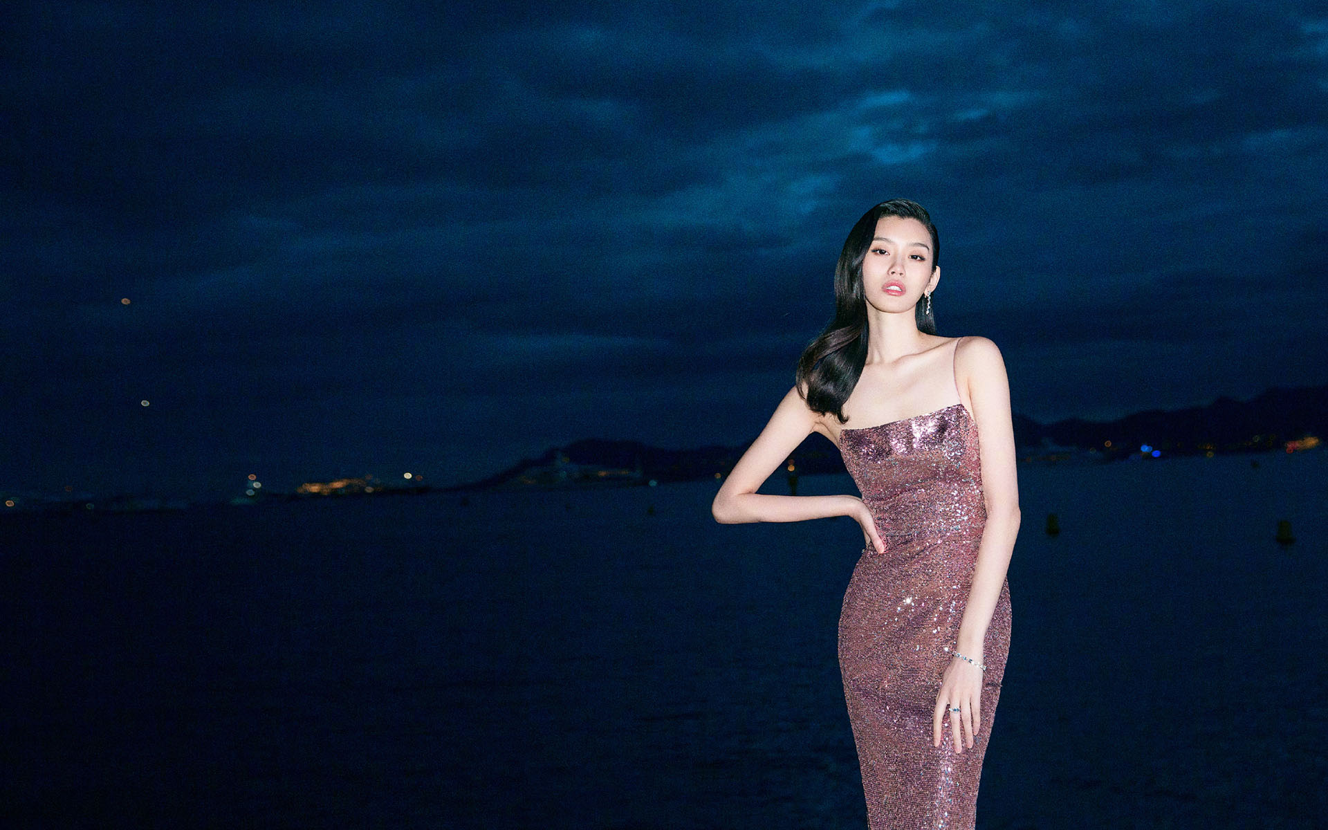奚梦瑶深夜性感写真高清桌面壁纸,分辨率:1920x1200
