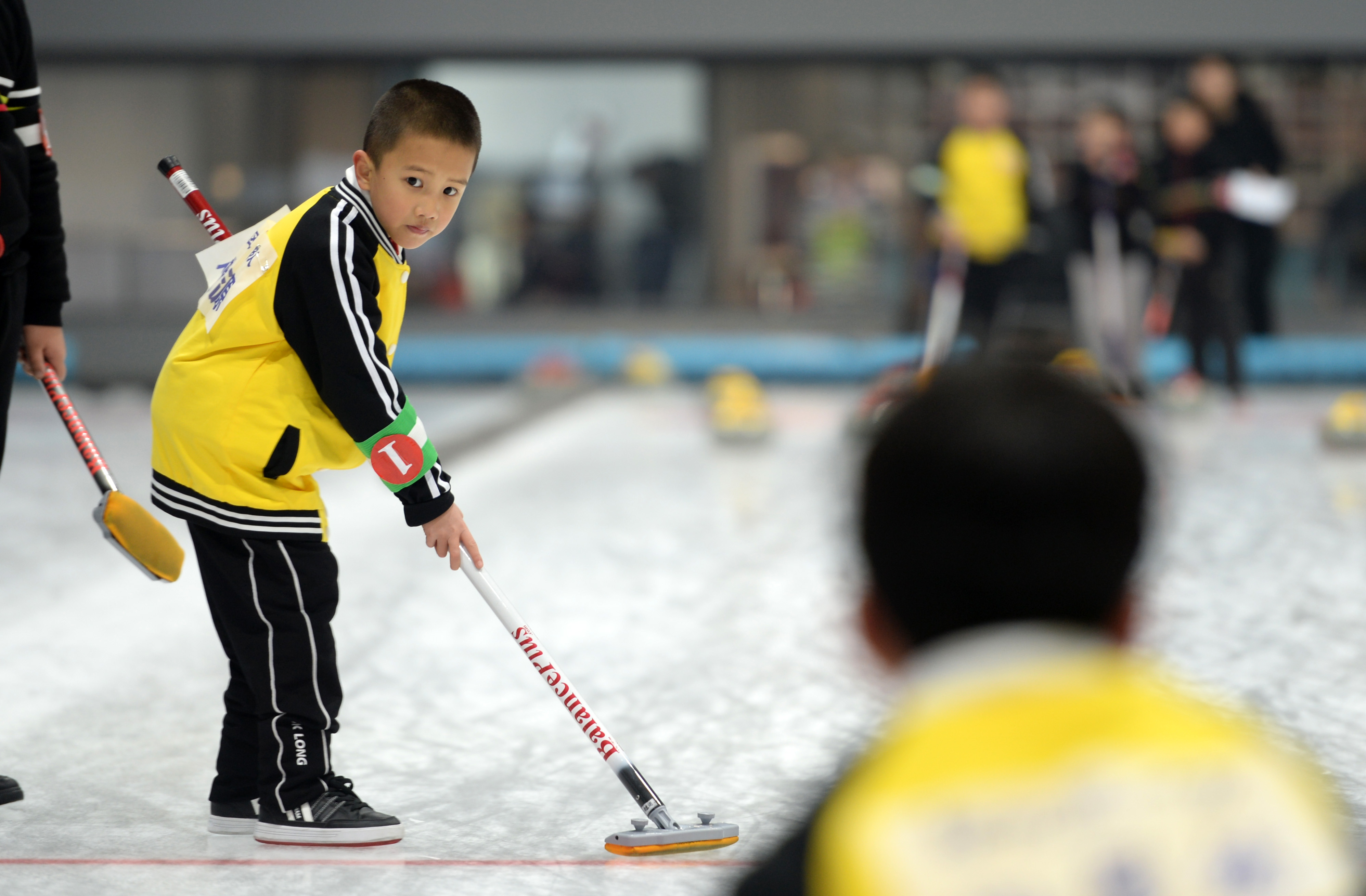 冰壶——"小豆包"冰壶赛场展风采