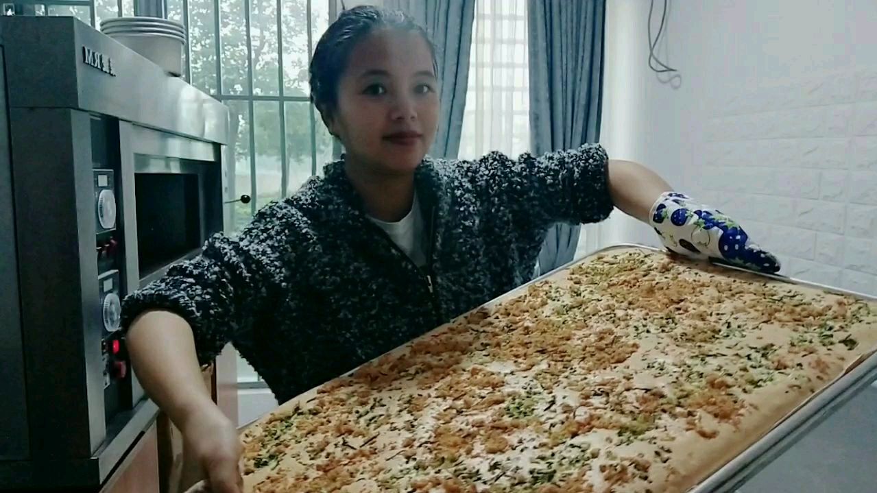 小玉推荐肉松蛋糕卷,在家也能做,一盘3个