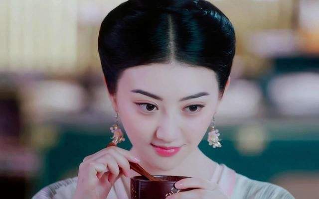 墨刑是古代的一种刑罚,为何上官婉儿刑后妩媚不少?原因很简单